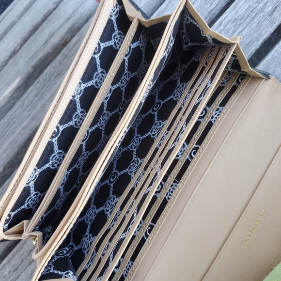 Clathas wallet Leather Beige/Black NWOT - Picture 8 of 8